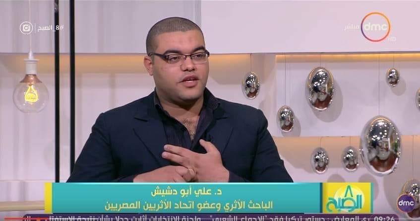 "علي أبو دشيش" خبير الآثار المصرية